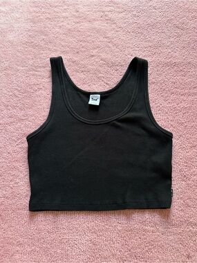 Aritzia TNA Cropped Scoopneck Rib Tank Black